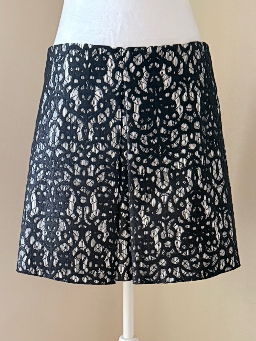 Robert Rodriguez Black & White Layered Lace Mini Skirt w/ Pleated Detail Size 10